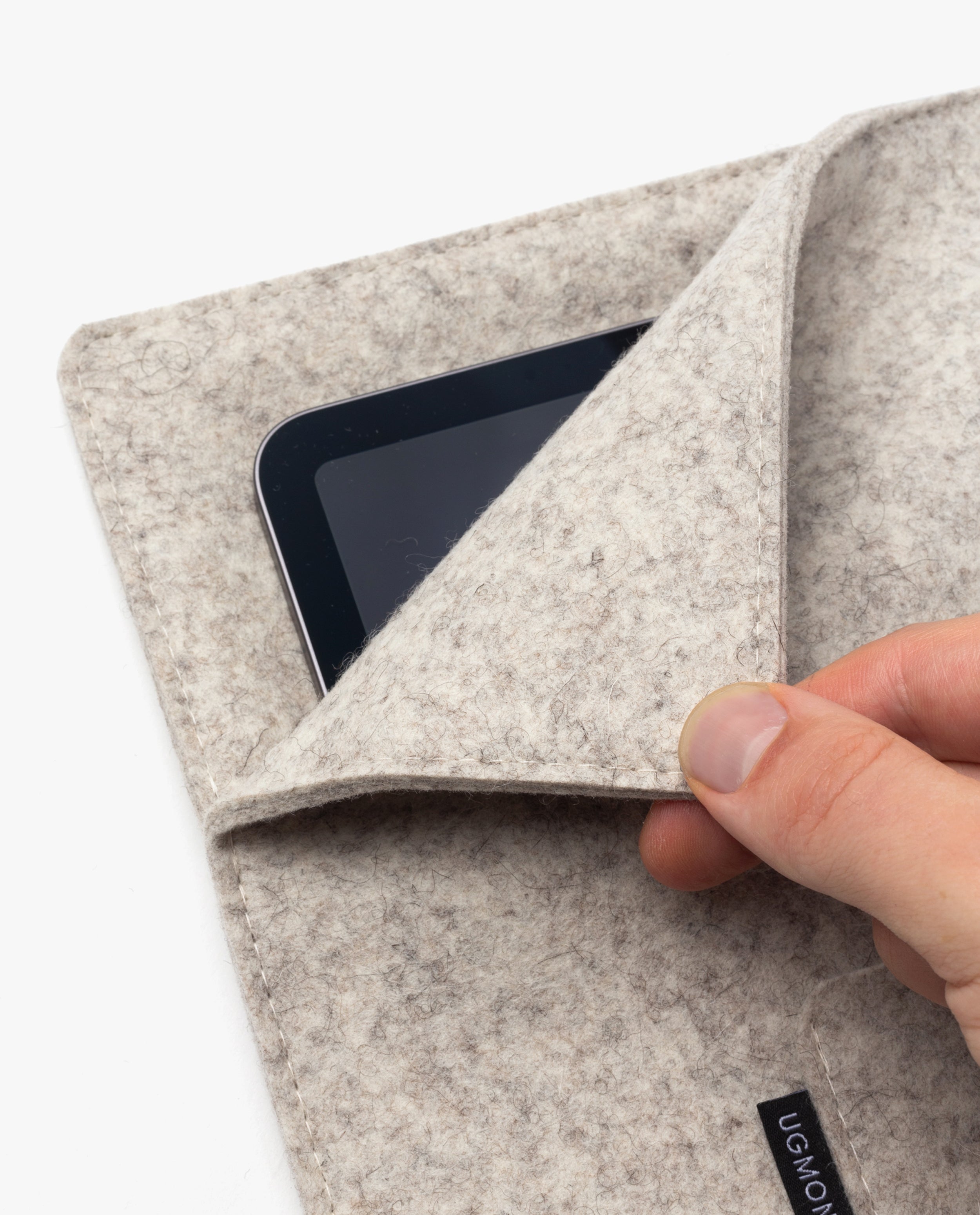 Magnetic Tablet Sleeve (Nedrelow x Ugmonk)