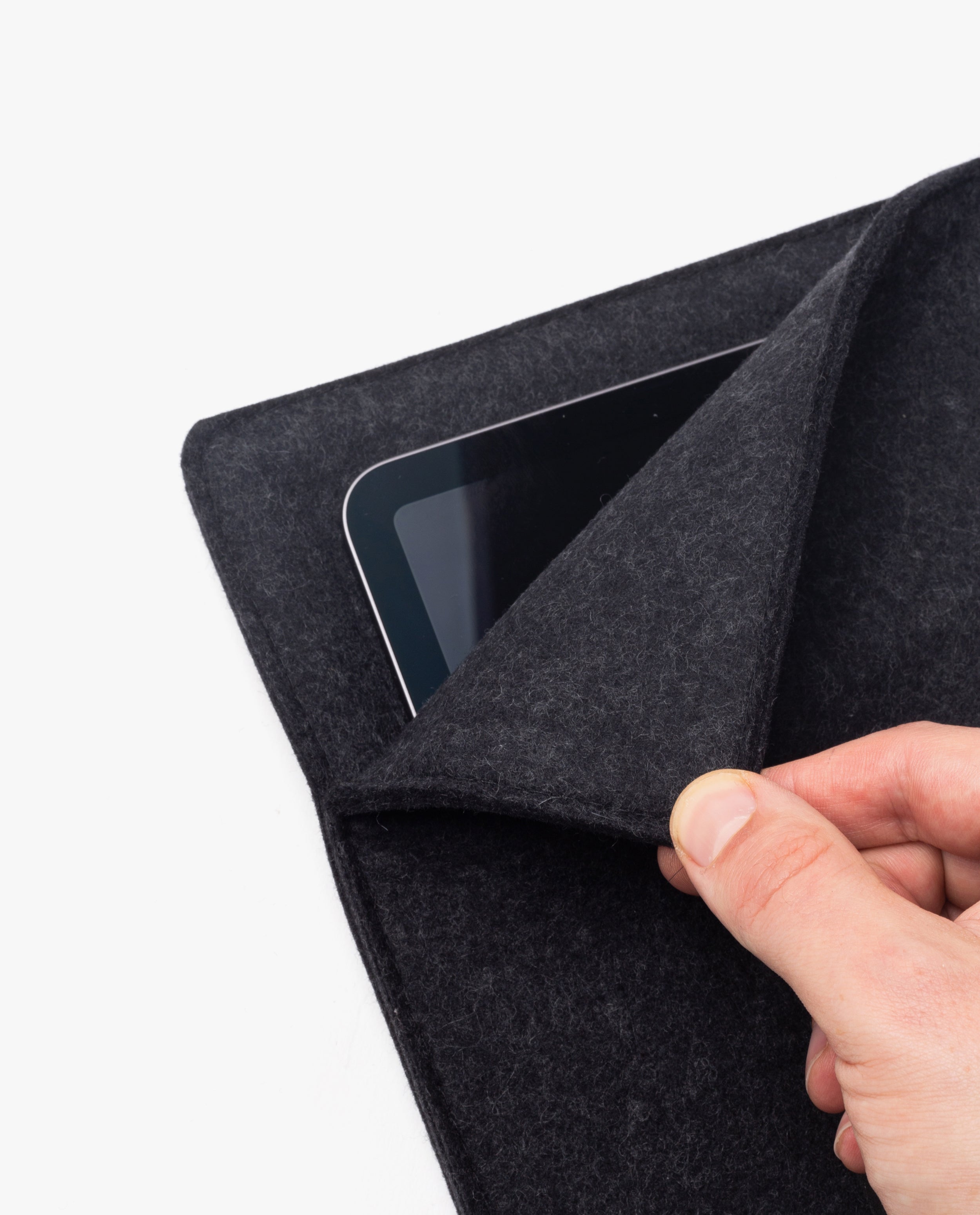 Magnetic Tablet Sleeve (Nedrelow x Ugmonk)