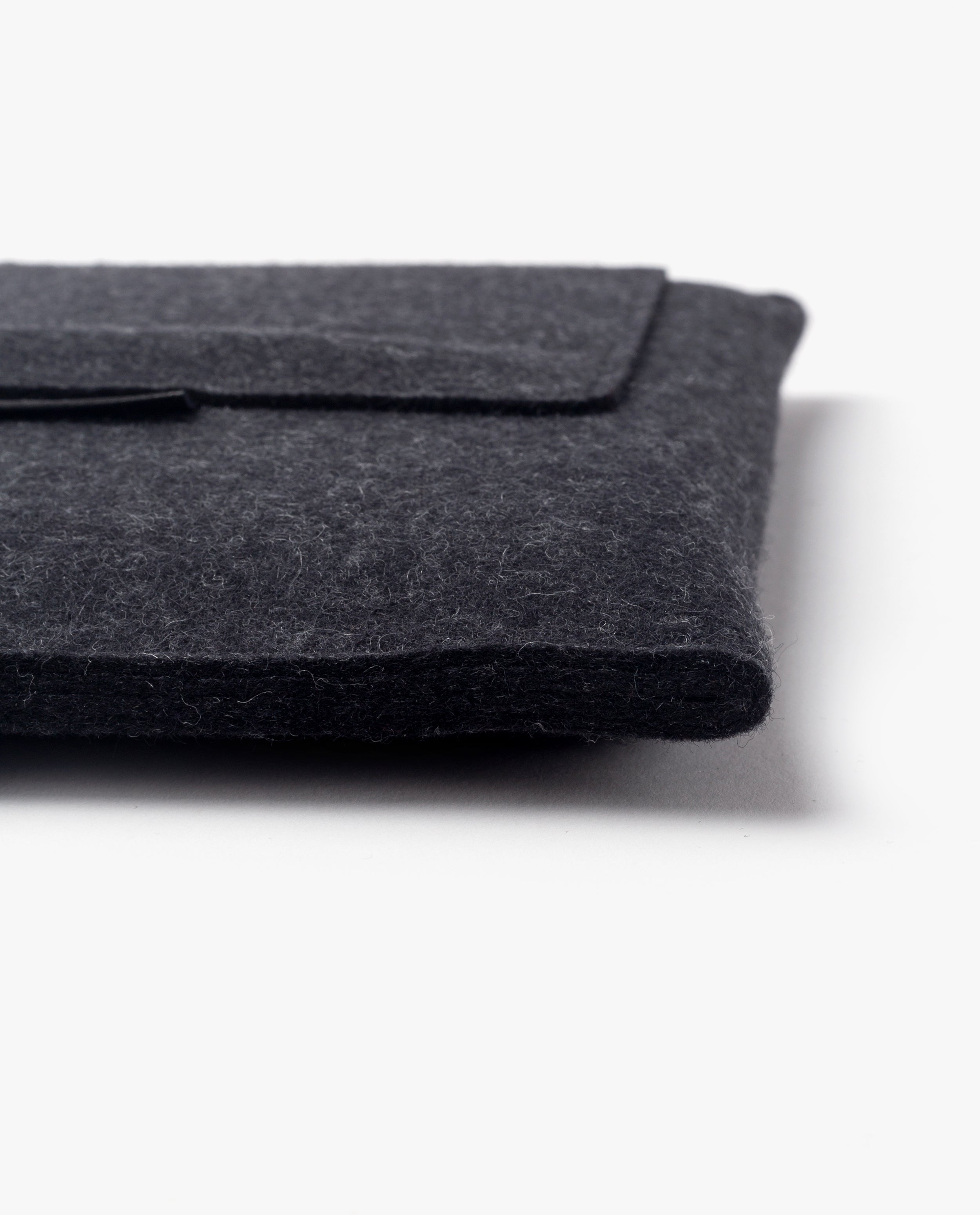 Magnetic Tablet Sleeve (Nedrelow x Ugmonk)