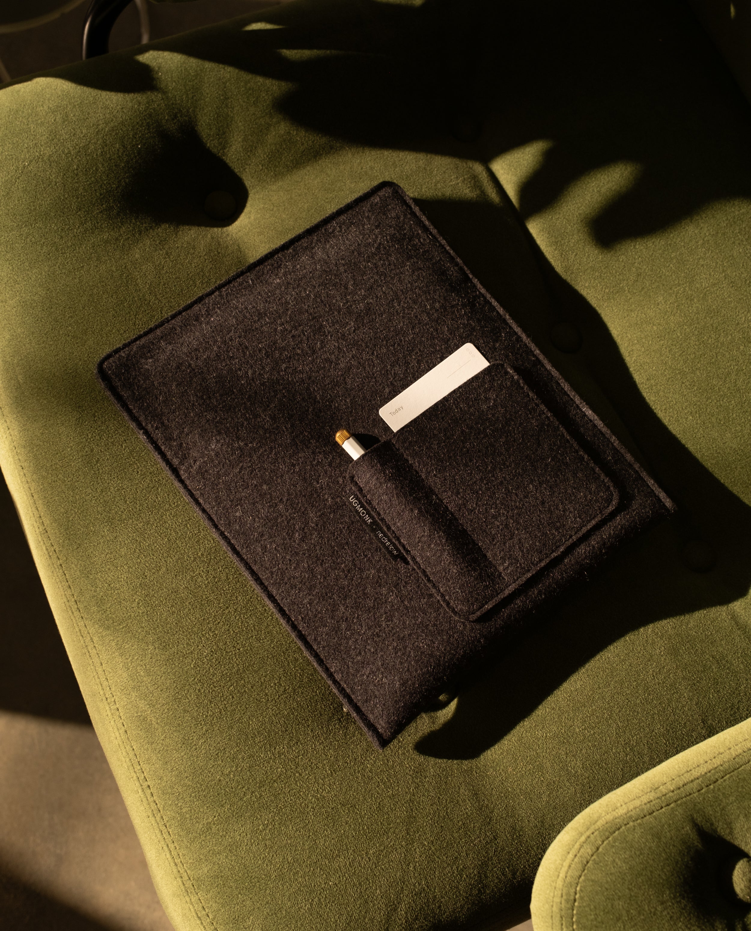 Magnetic Tablet Sleeve (Nedrelow x Ugmonk)