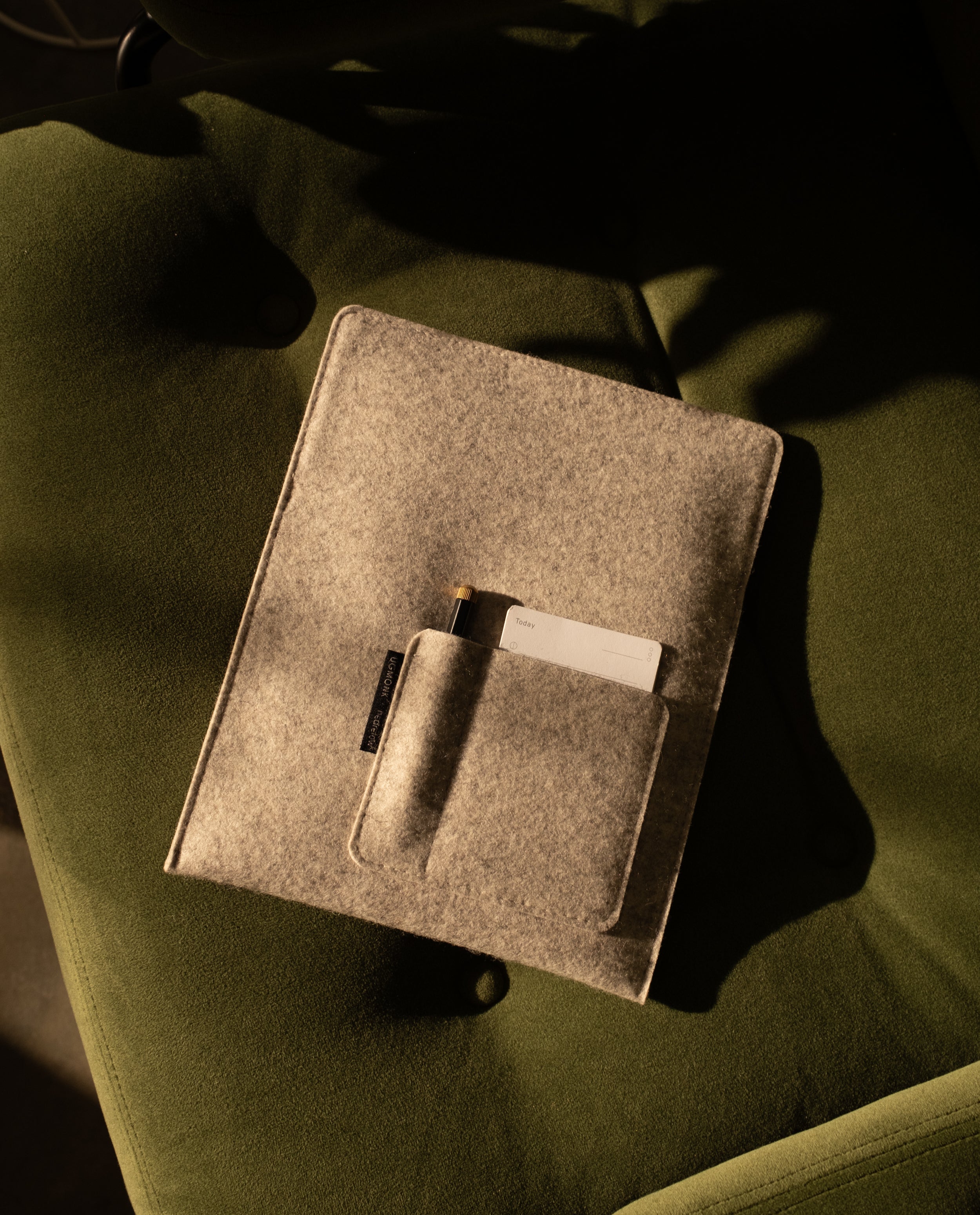 Magnetic Tablet Sleeve (Nedrelow x Ugmonk)
