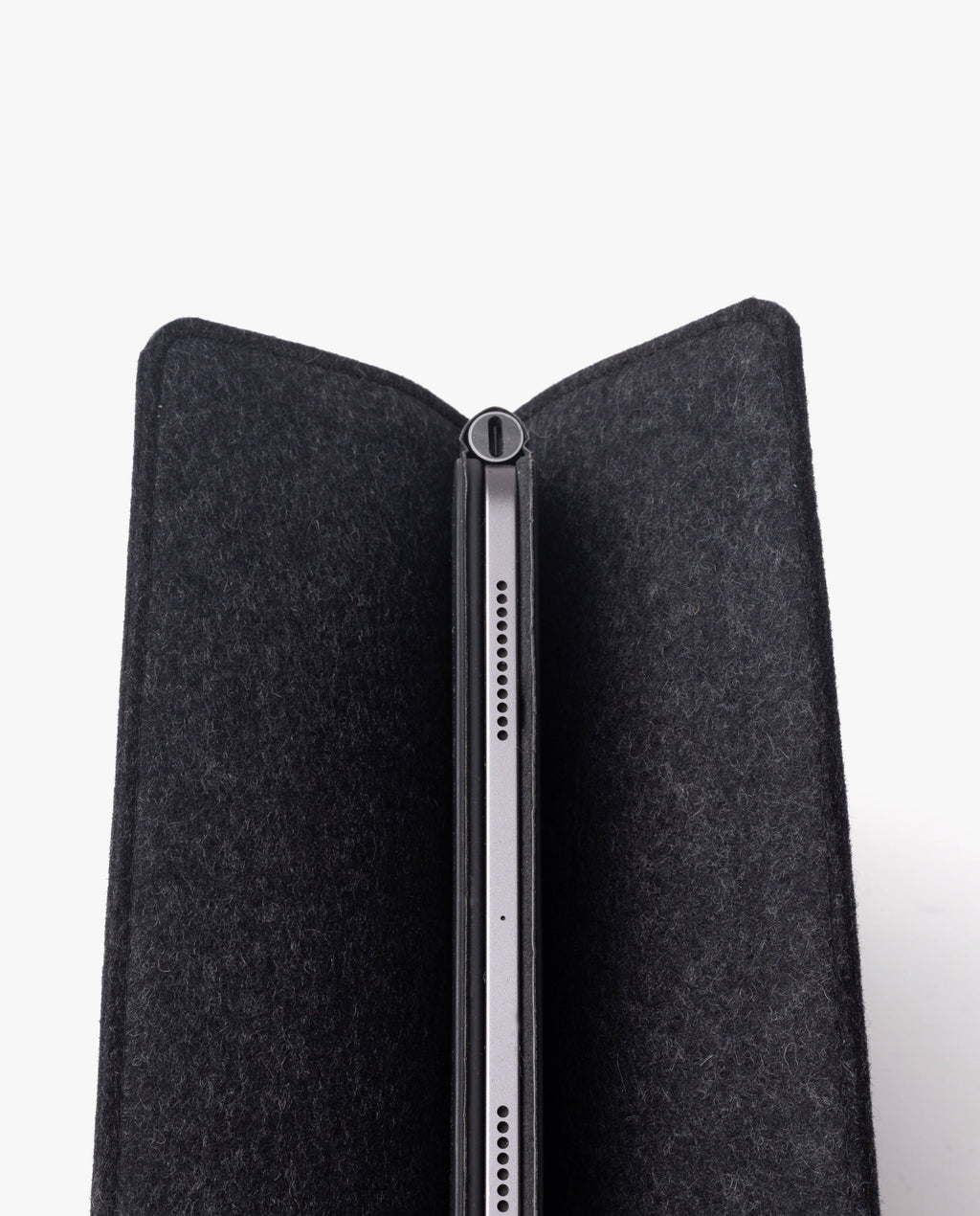 Magnetic Tablet Sleeve (Nedrelow x Ugmonk)